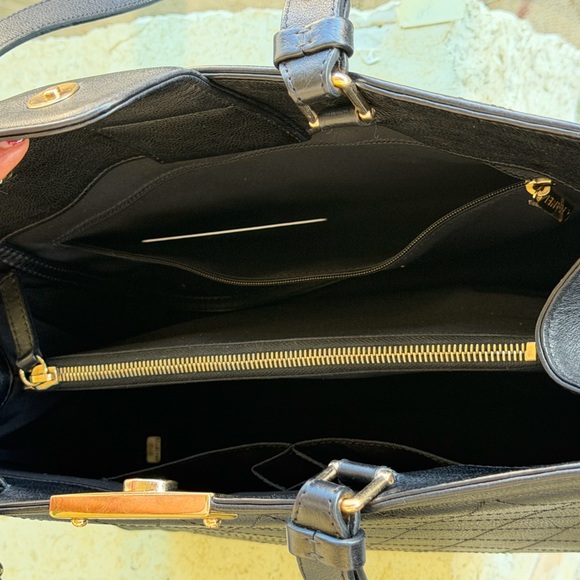 Chanel Grained CalfSkin Stitched Large Shoulder Bag - Picture 13 of 13